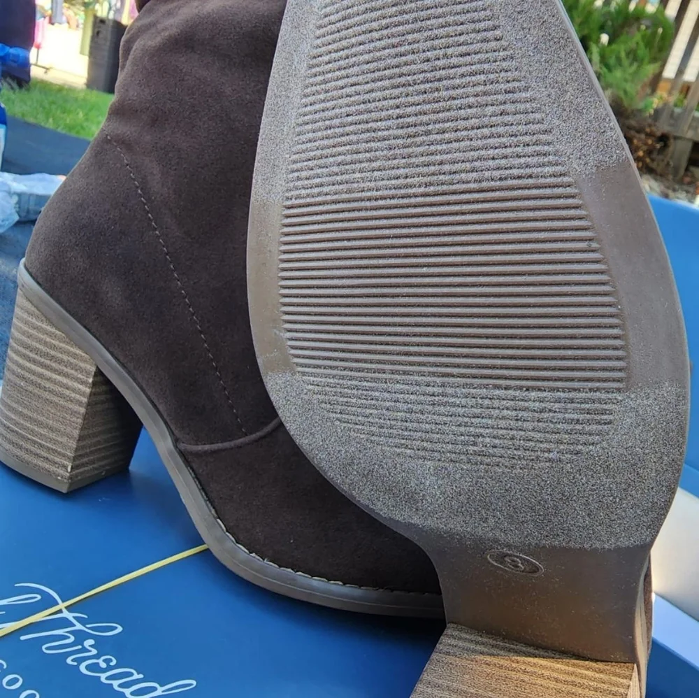 Womans Harlan tall boots- universal thread size 8 - Picture 8 of 11